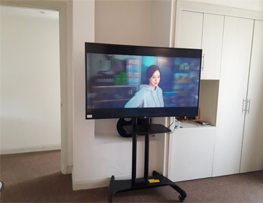 Cửa Hàng Bán Và Lắp Đặt Giá Treo TiVi Tại Quận Bình Chánh Hồ Chí Minh